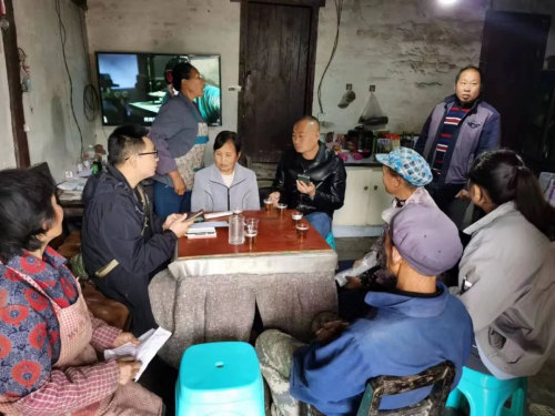 盘古智能(301456.SZ)：股东松岭投资、松�赐蹲实饶夂霞萍醭植怀�1%股份