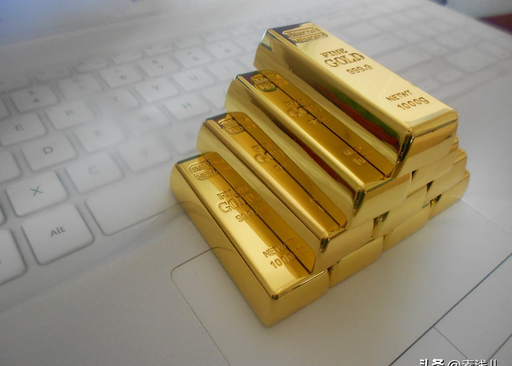 黄金波动不慌，锚定黄金核心价值，把握长期配置机遇